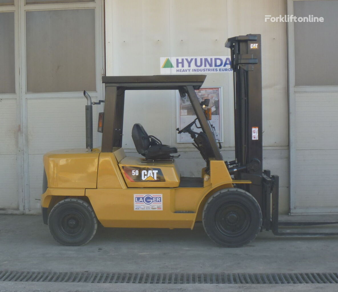 Caterpillar DP50K diesel forklift