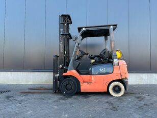 Toyota 42-7FGF18 gas forklift