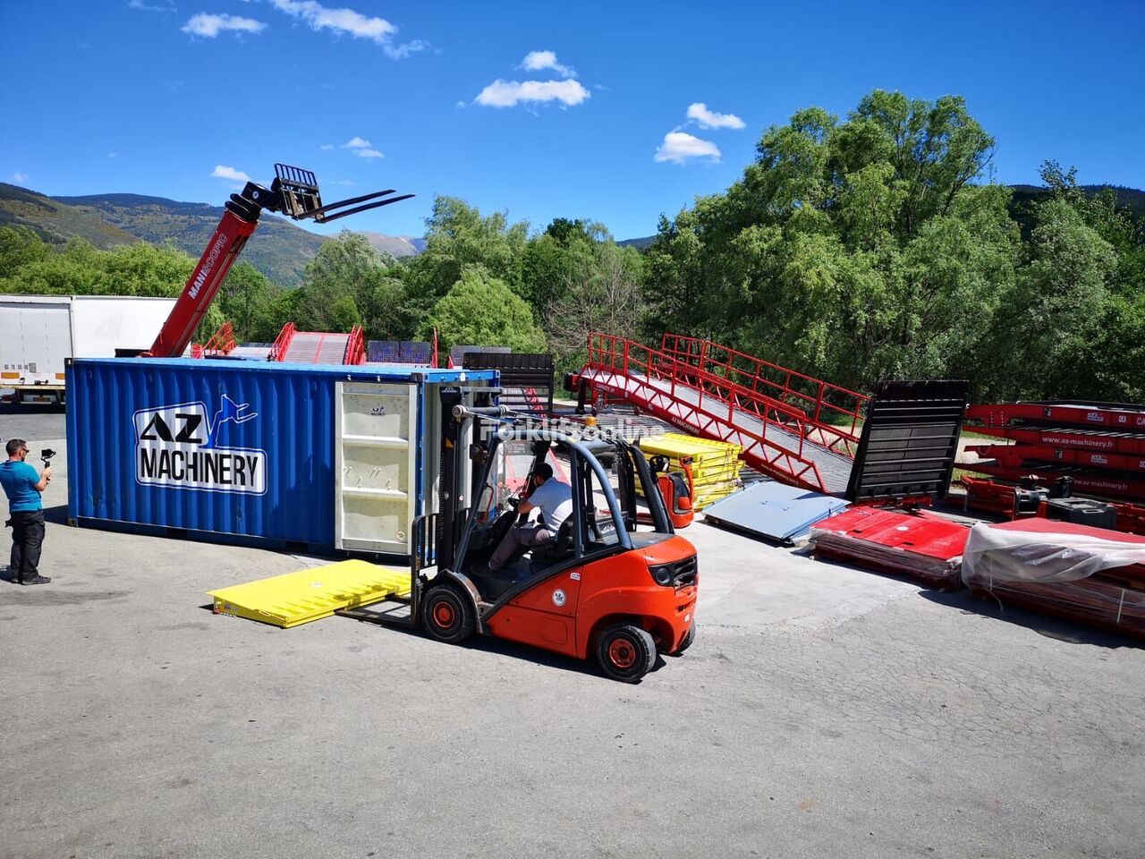 new AZ-Machinery HCRN-065 loading dock ramp