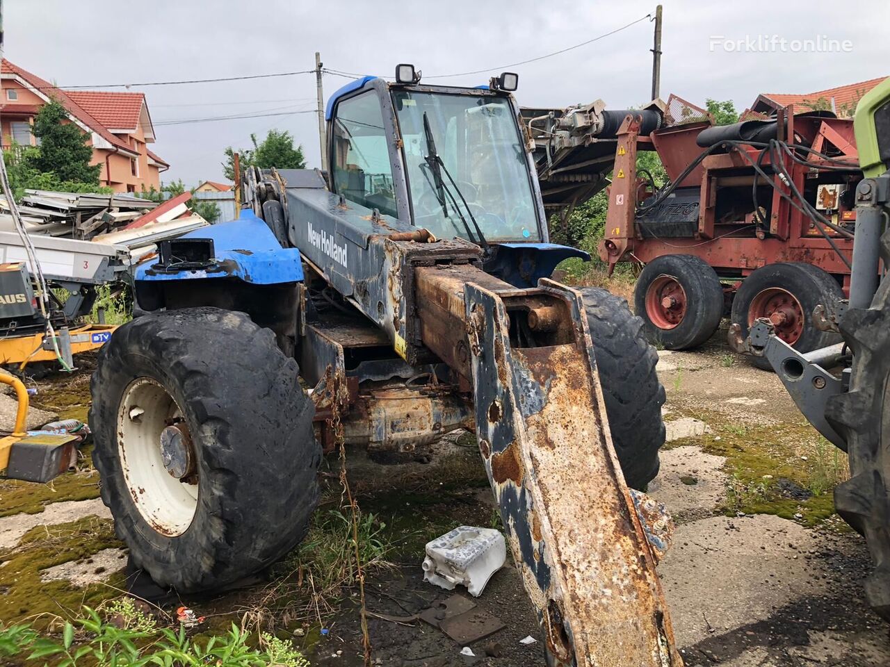 New Holland LM 410 telehandler for parts